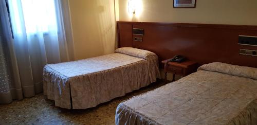 Hotel Reina Isabel - image 3