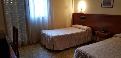Hotel Reina Isabel - image 14