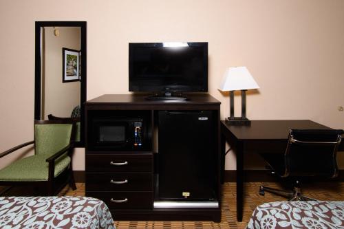 Days Inn by Wyndham Pittsburgh-Harmarville - image 4