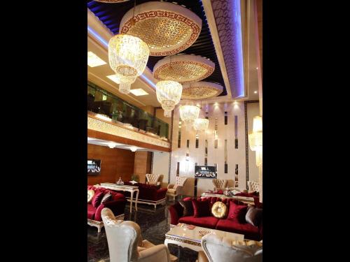 Revag Palace Hotel - image 12