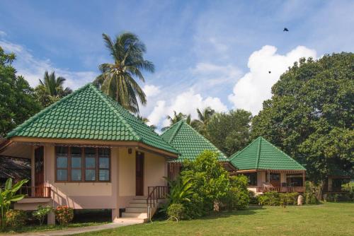 Yataa Spa And Resort Room Type - Deluxe Double Room with Balcony and Sea View