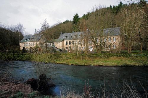 Nationalpark Loft in alter Schule 3.0km von Hellenthal entfernt