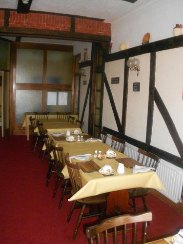 St Annes Hotel - main image