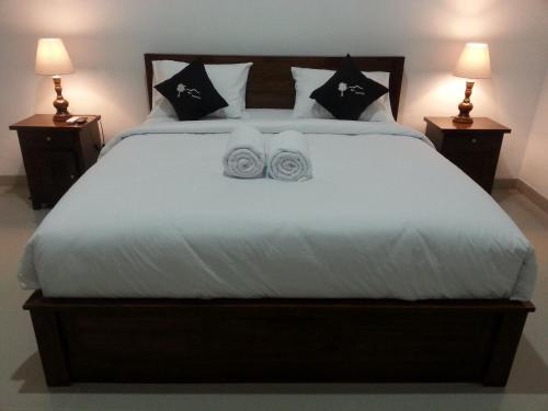 Double Room with Patio image 3