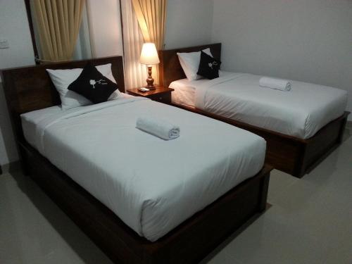 Twin Room with Garden View image 5