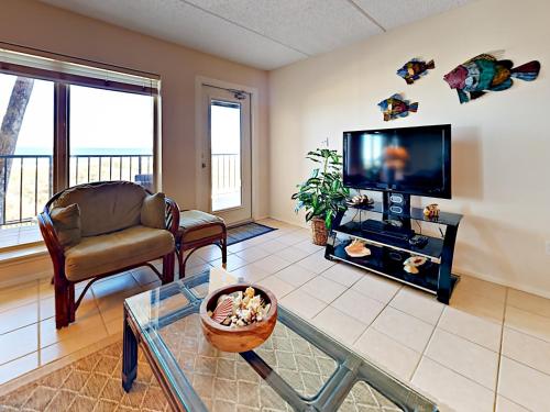 4400 Gulf Blvd Condo Unit 207 - image 2