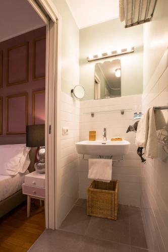 DEM Hotel - image 11