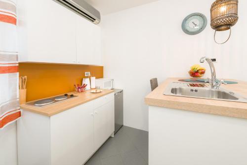 Studio apartment Sesula, Split (photo 8)