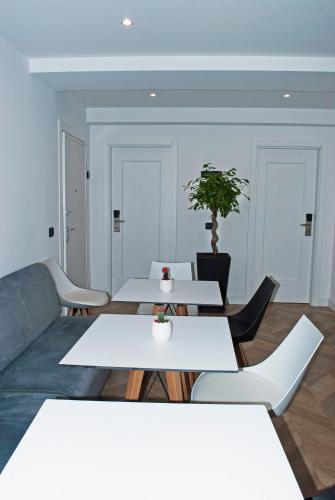 Prime Hotel - image 8