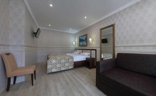2 bedrooms, 3 beds