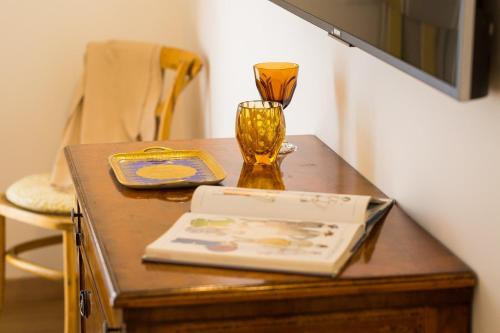 Prestigious Apartment via Barberini - main image