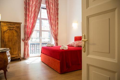 Prestigious Apartment via Barberini, Rome