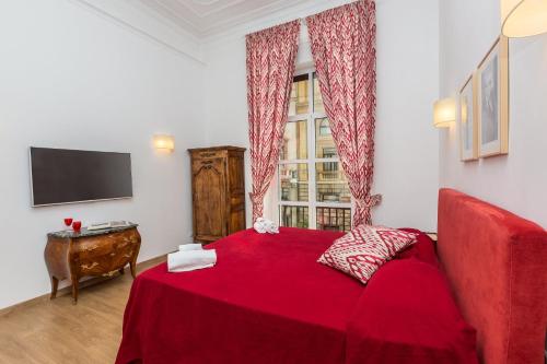 Prestigious Apartment via Barberini, Рим (фото 4)