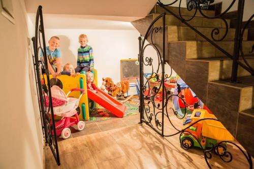 设施服务, Gazdowka Zbojnicka in 班斯卡维兹纳