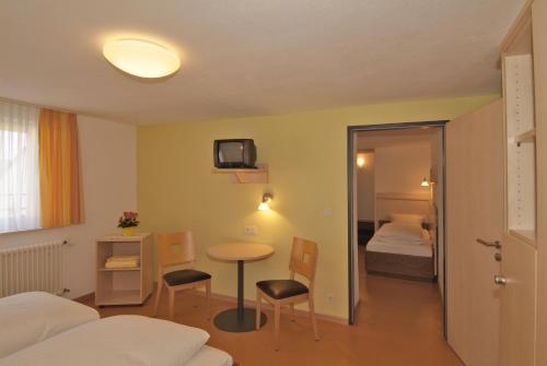 A Hotel Com Hotel Haus Am Berg Hotel Trier Germany Preis