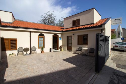 Villa Divani - image 4