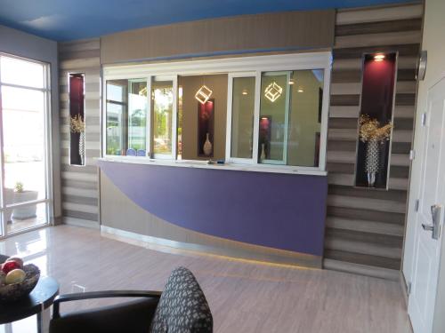 Hotel Blue - Woodlands - image 7