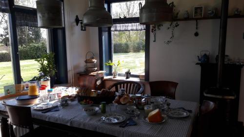 Toit ja joogid, Bed & Breakfast “ Gastvrij onthaal “ in Een-West