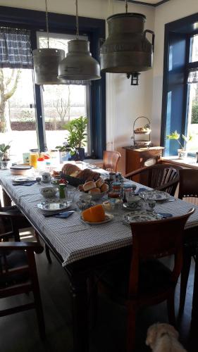 Toit ja joogid, Bed & Breakfast “ Gastvrij onthaal “ in Een-West