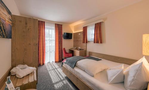 Hotel Alpenland - image 6