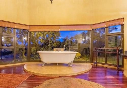 Tholo Private Game Lodge Tholo Private Game Lodge