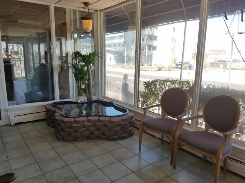 Newport Beach Resort - image 5