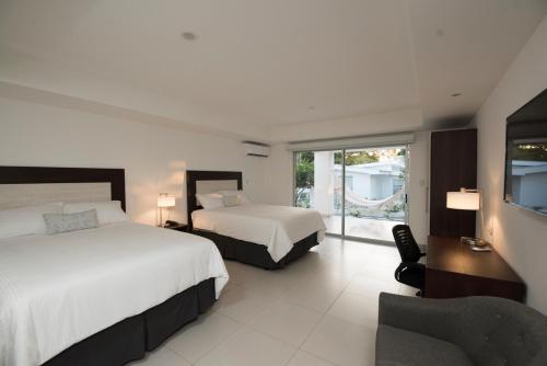 Hotel Nicte Stop at Hotel Nicte to discover the wonders of Managua. The property offers guests a range of services and amenities designed to provide comfort and convenience. Service-minded staff will welcome and 