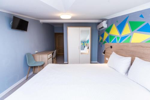 Blum Hotel - image 14