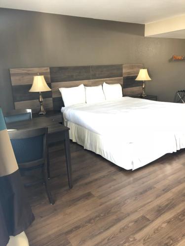 Cozy Inn - image 6