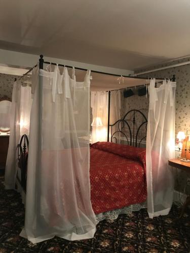 1896 House Country Inn - Barnside Inn - image 8