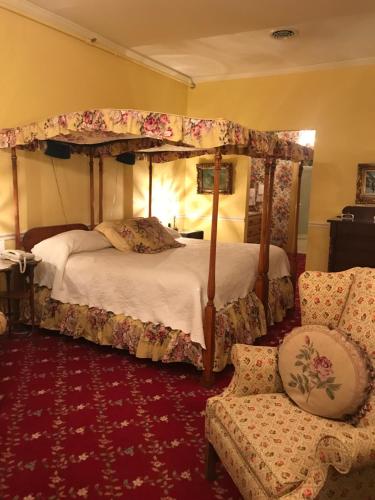 1896 House Country Inn - Barnside Inn - image 3