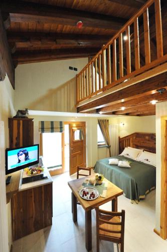 Triple Room with Kitchenette - Split Level