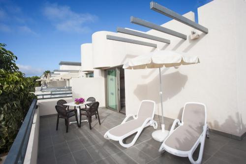 Apartamentos Eden Apartamentos Eden is conveniently located in the popular Mogan area. Featuring a complete list of amenities, guests will find their stay at the property a comfortable one. 24-hour front desk, luggage 