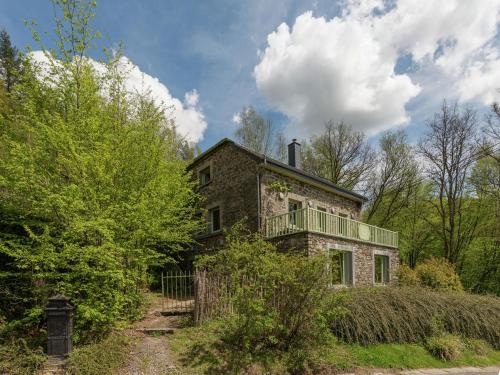 Beautiful holiday home in Redu with whirlpool gîte à louer Le Tchene