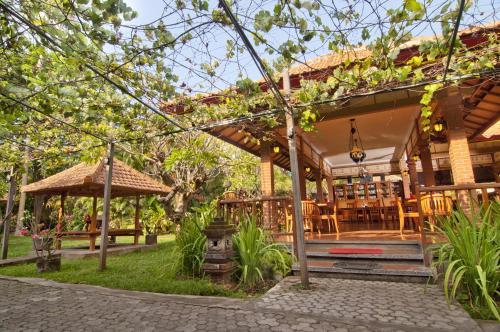 Banyualit Spa 'n Resort Lovina - 레스토랑
