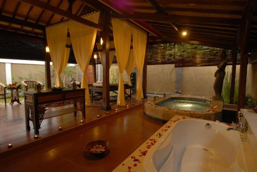 Banyualit Spa 'n Resort Lovina - 스파