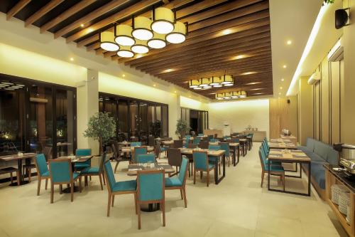 مطعم, مونتانا بريمير سينجيجي (Montana Premier Senggigi) in سينججيجى
