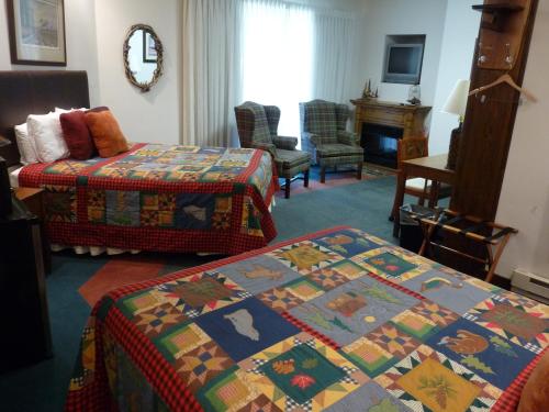 RiverBank Lodge - main image