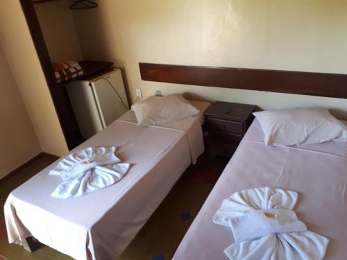 2 twin beds