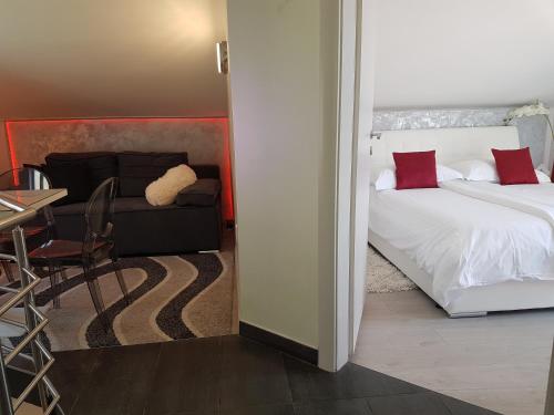 Familia City Center Apartments - image 10