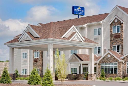 Microtel Inn & Suites by Wyndham Clarion