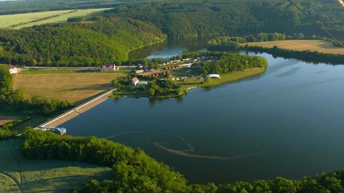 Apkārtne, Mobilheim Atlas Villa V. - Výrovická přehrada (Mobilheim Atlas Villa V. - Vyrovicka prehrada) in Výrovice