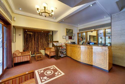 Ramee Guestline Hotel Khar photo 2