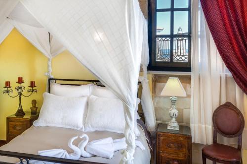 Superior Double Room with Balcony and Sea View image 5