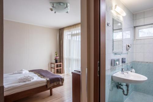 Holiday Beach Budapest Wellness Hotel with Sauna Park