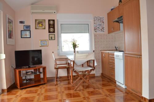 Apartment Brumen in Srima