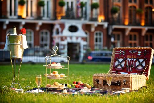 13932125 Milestone Hotel Kensington