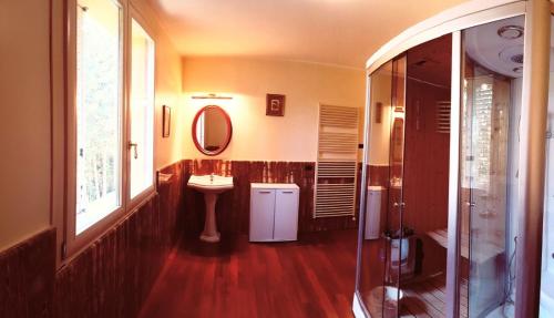 Deluxe Room with Internal Bathroom