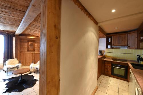 Kitchen, Ancolies Val Thorens in Saint-Martin-de-Belleville