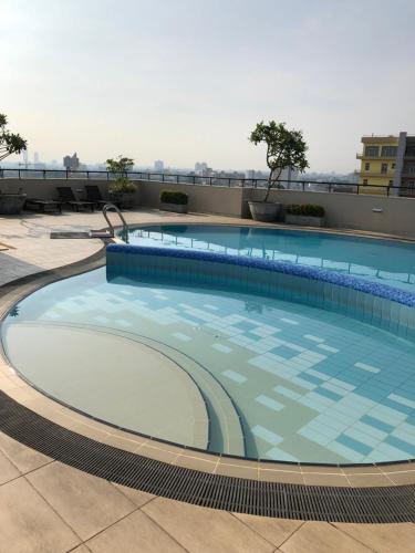 Attractions, Hedges Court Residencies 2 Bed Room with En- suite baths 103 sqm spacious Apartment in Maradana